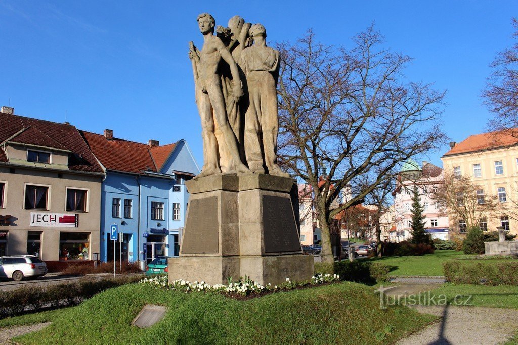 Válečné pomníky v Domažlicích.