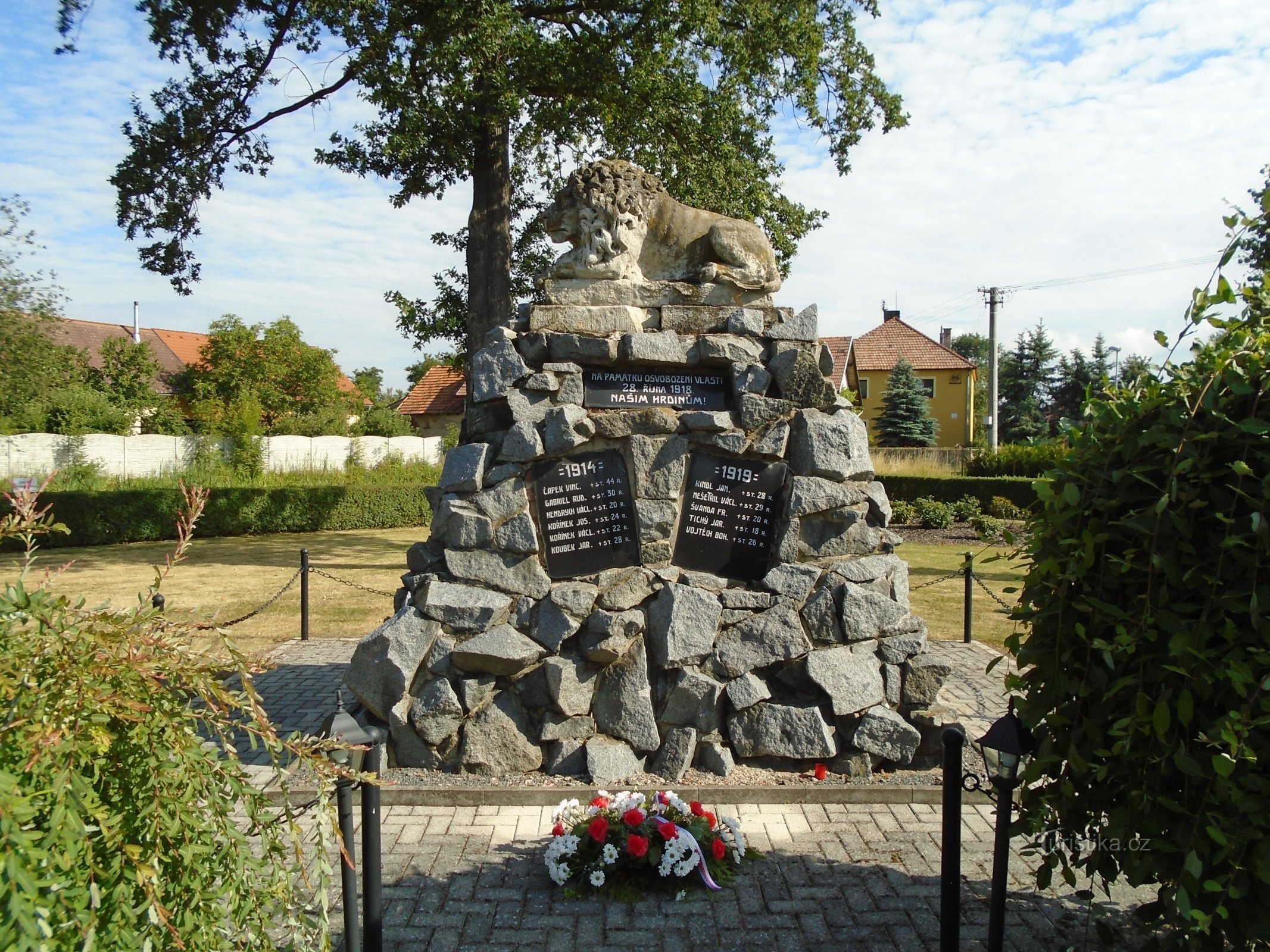 Monument voor degenen die zijn omgekomen in de Eerste Wereldoorlog (Choteč)