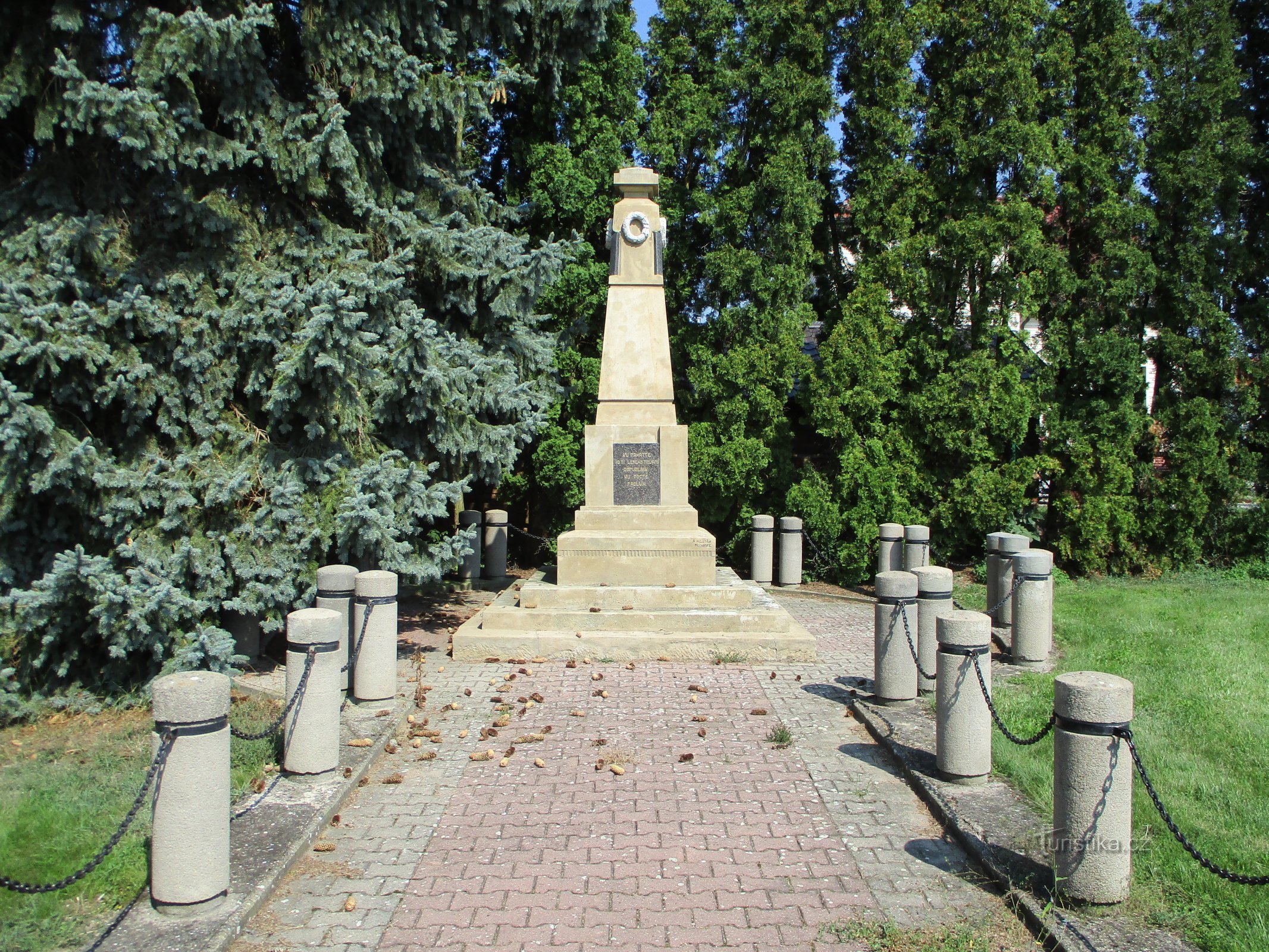 第一次世界大战死难者纪念碑（湿胡子）