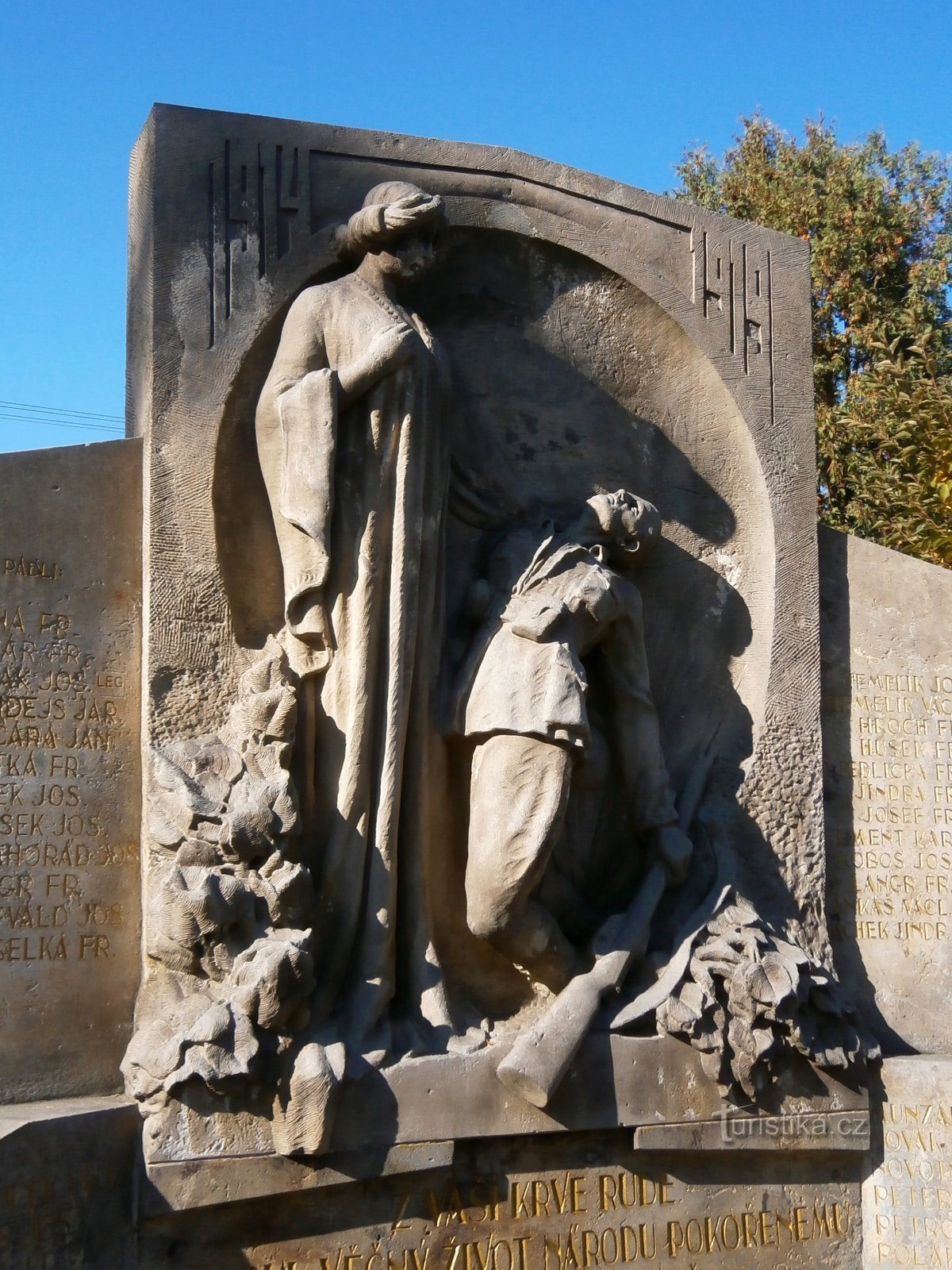 Đài tưởng niệm những người đã chết trong Chiến tranh thế giới thứ nhất ở Nové Hradec Králové (Hradec Králové, 1/7.10.2016/XNUMX)