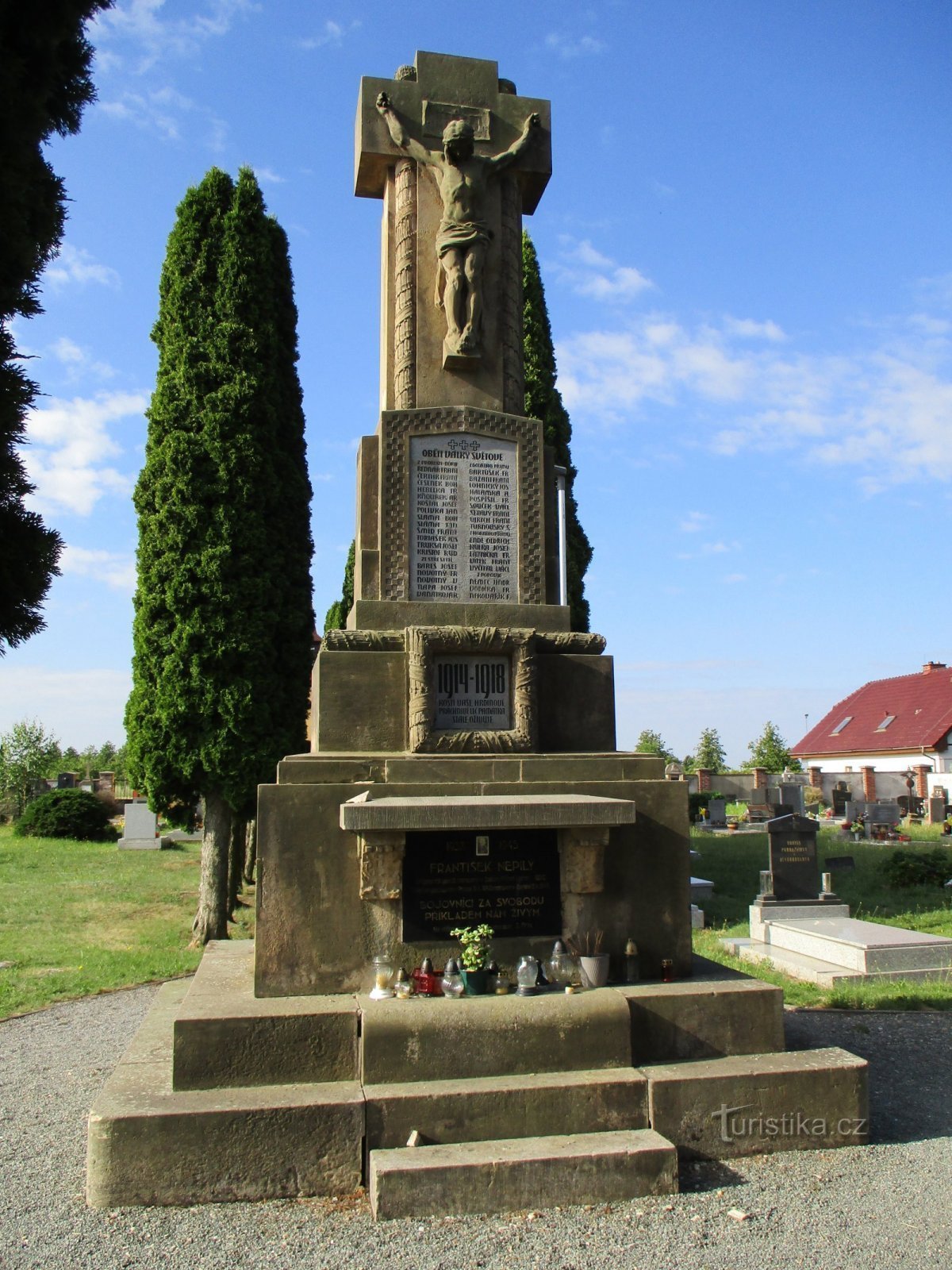 第一次世界大戦で亡くなった人々の記念碑 (Probluz)