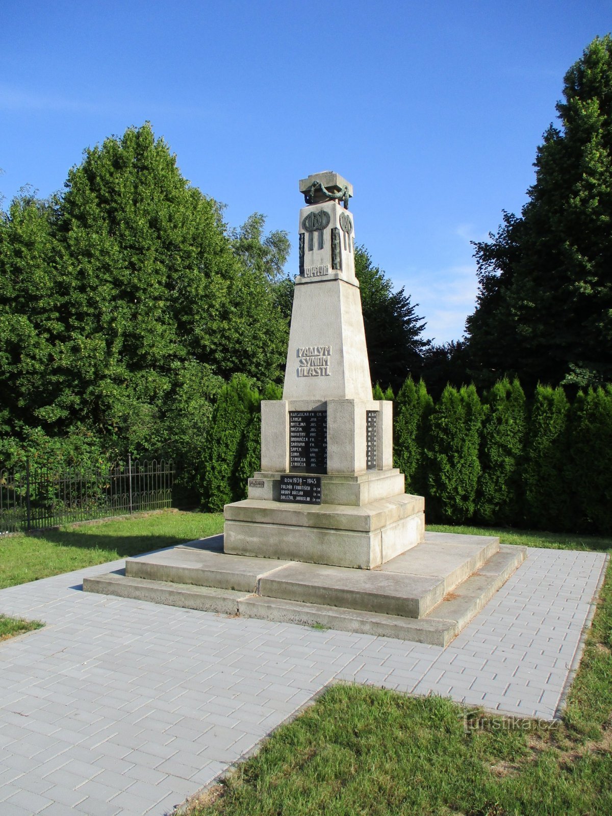 Az első világháborúban elesettek emlékműve (Roudnice)