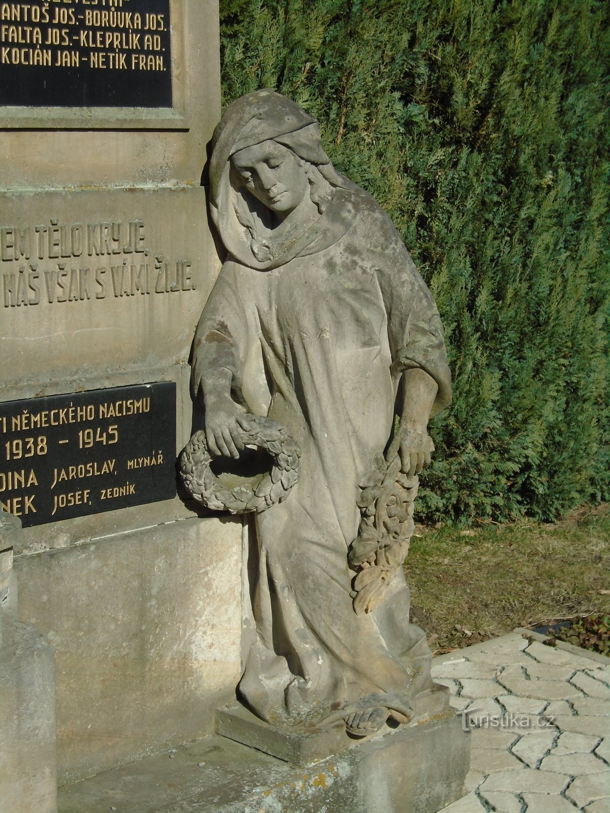 第一次世界大戦で亡くなった人々の記念碑 (Slatina nad Úpou)