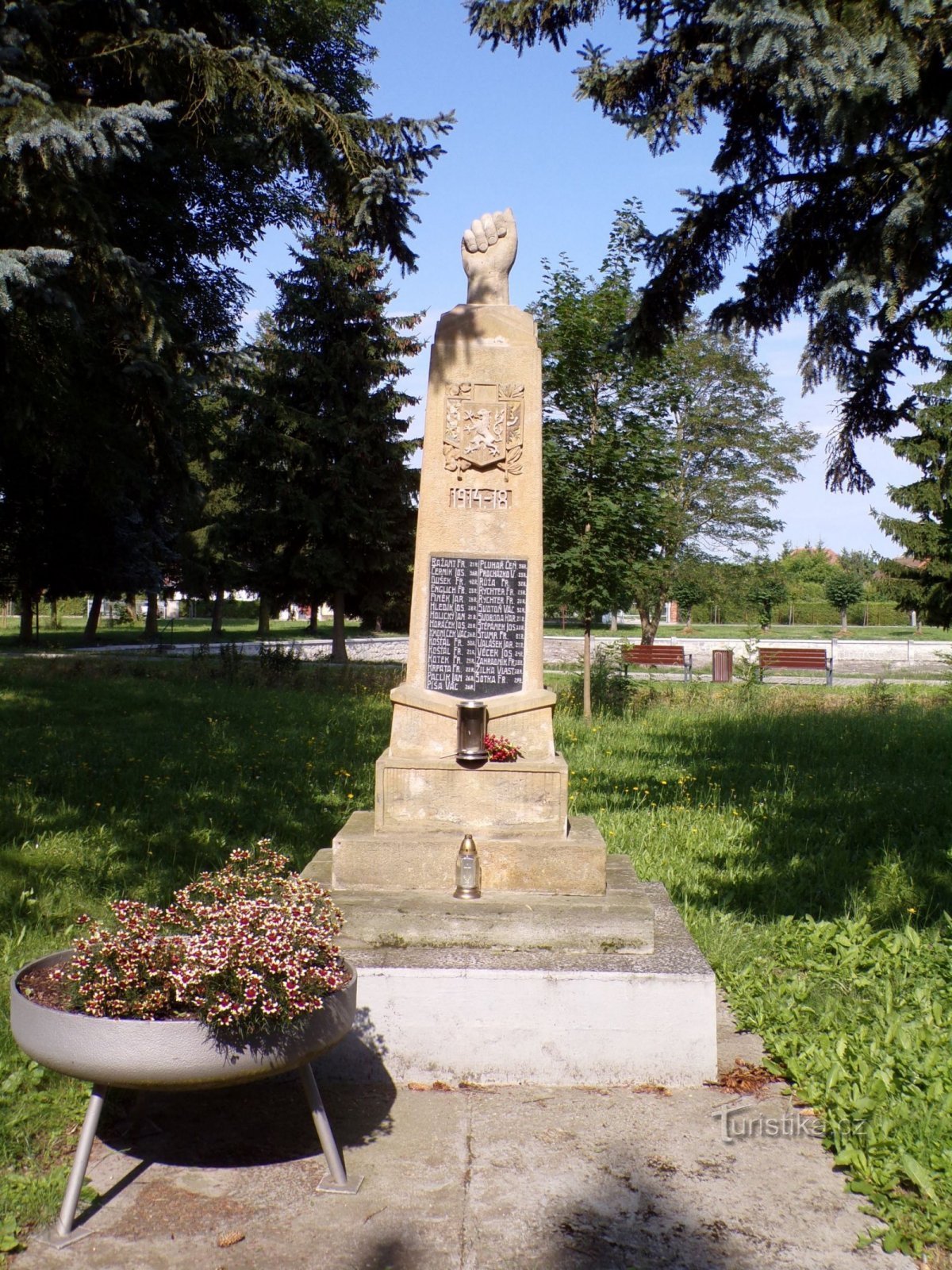 第一次世界大战死难者纪念碑（Staré Ždánice，1 年 19.7.2021 月 XNUMX 日）