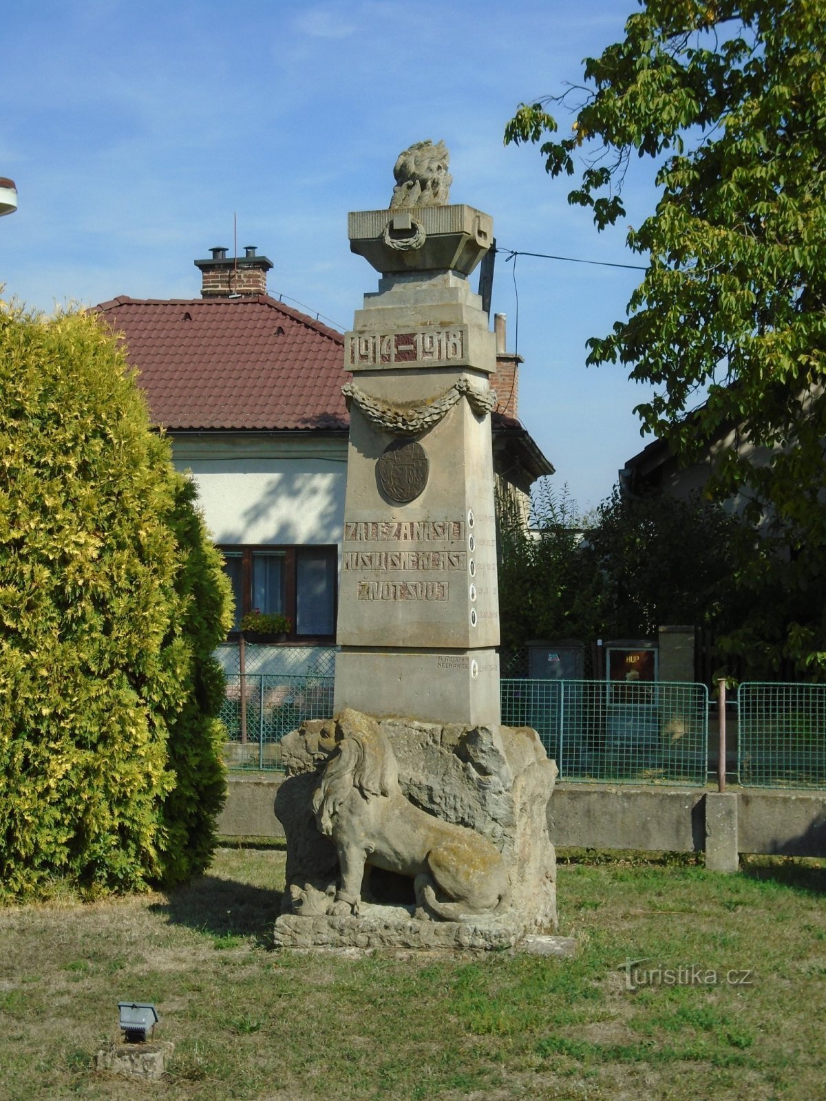 第一次世界大戦で亡くなった人々の記念碑 (Třesovice)