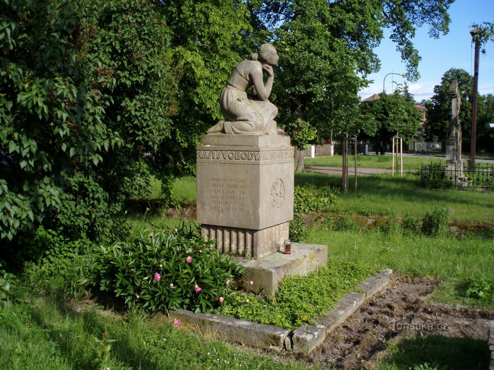 Monument till dem som dog i första världskriget i Piletice (Hradec Králové, 1 juni 1.6.2009)