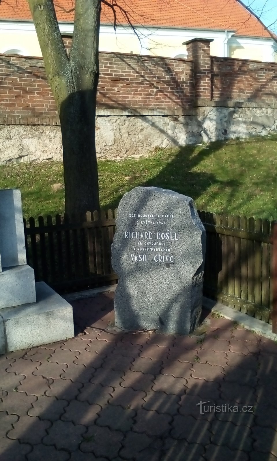 Monument till de stupade i Býšt