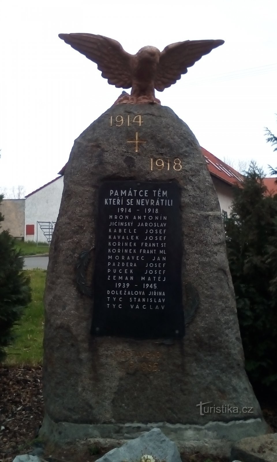 Monument for de faldne i Dražkovice