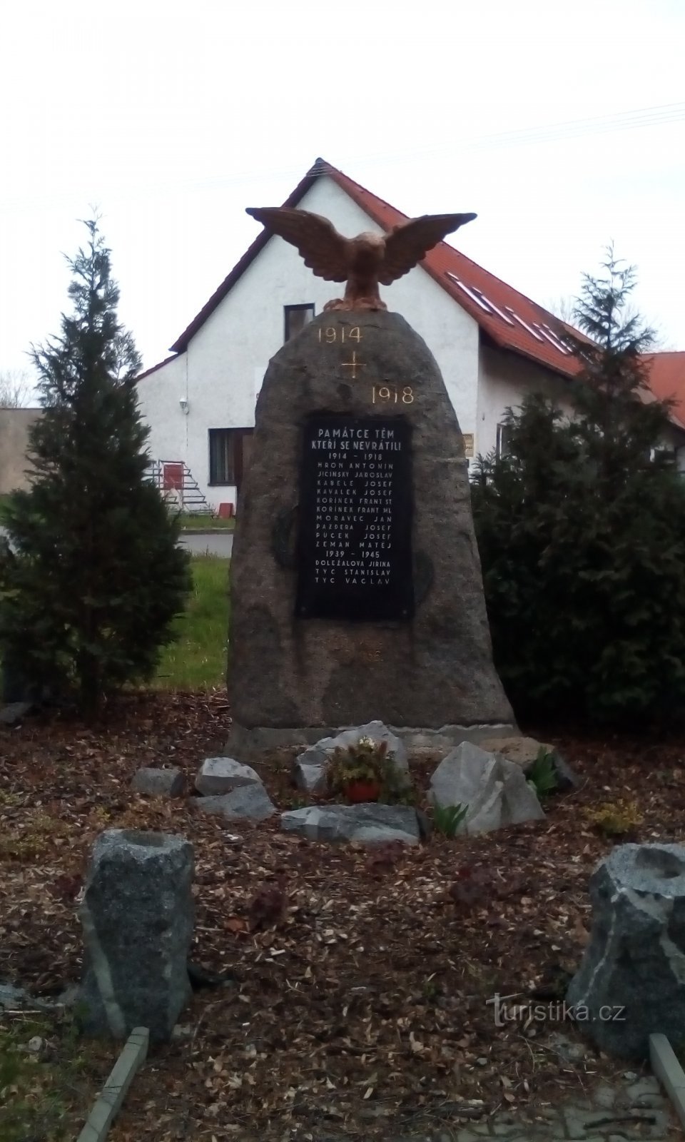 Monument for de faldne i Dražkovice