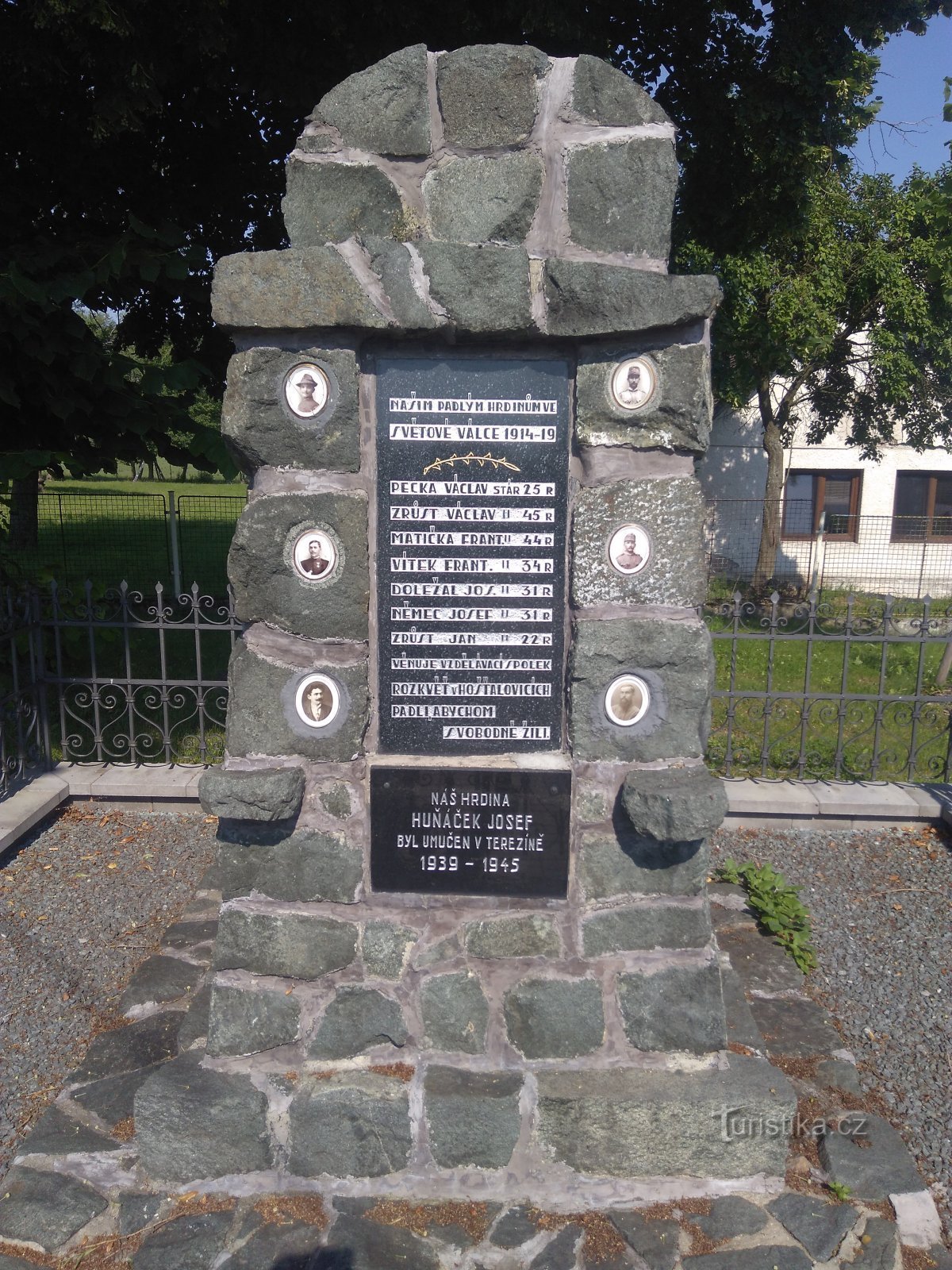 Monument to the fallen in Hošťálovice