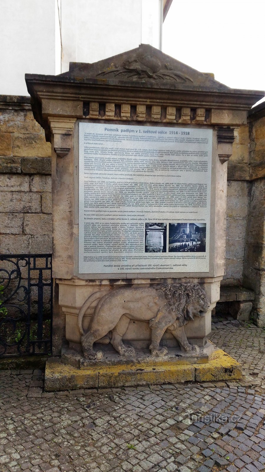 Monumentul celor care au murit în Primul Război Mondial în Liběšice.