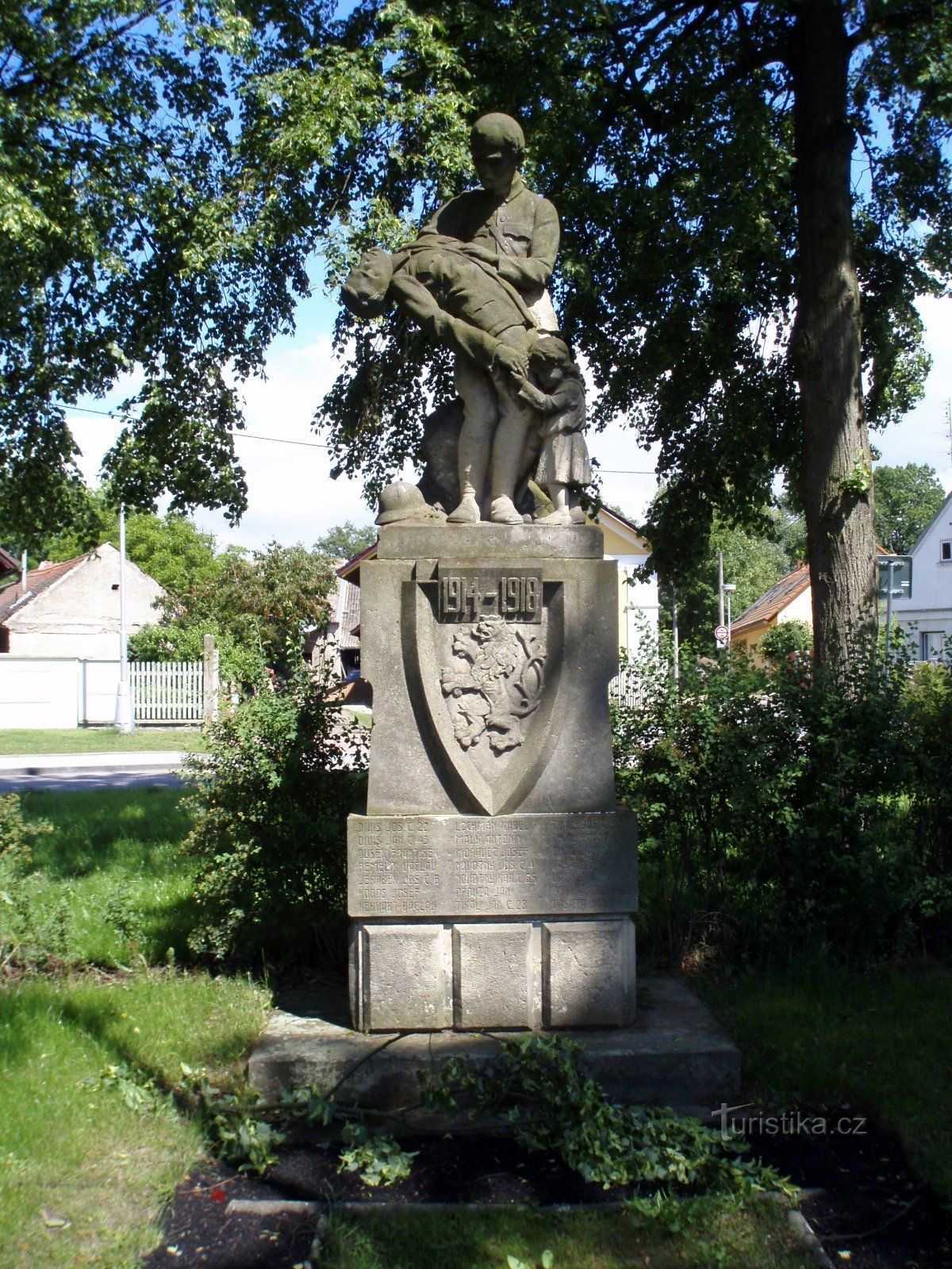 Pomník padlým v Malšově Lhotě (Hradec Králové, 1.6.2009)