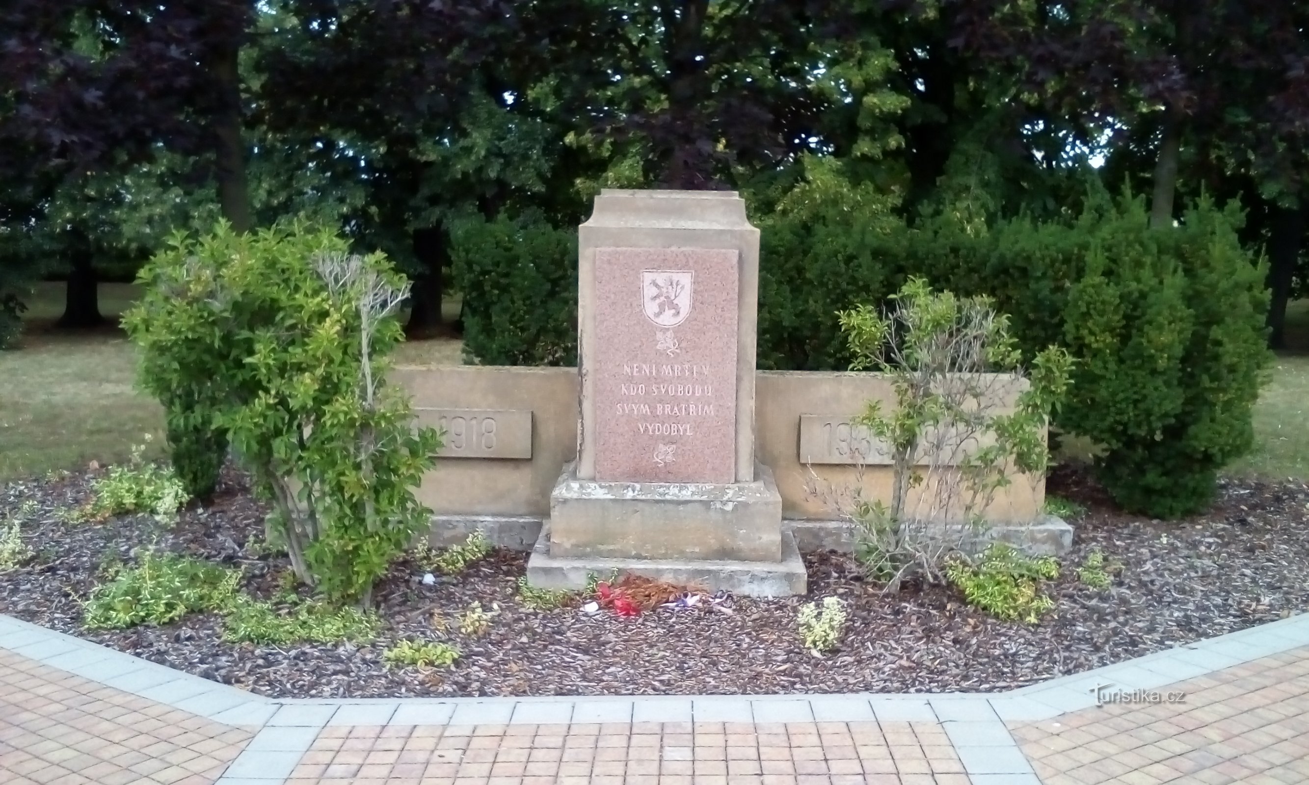 Monument till dem som dog i världskrigen i Pardubice