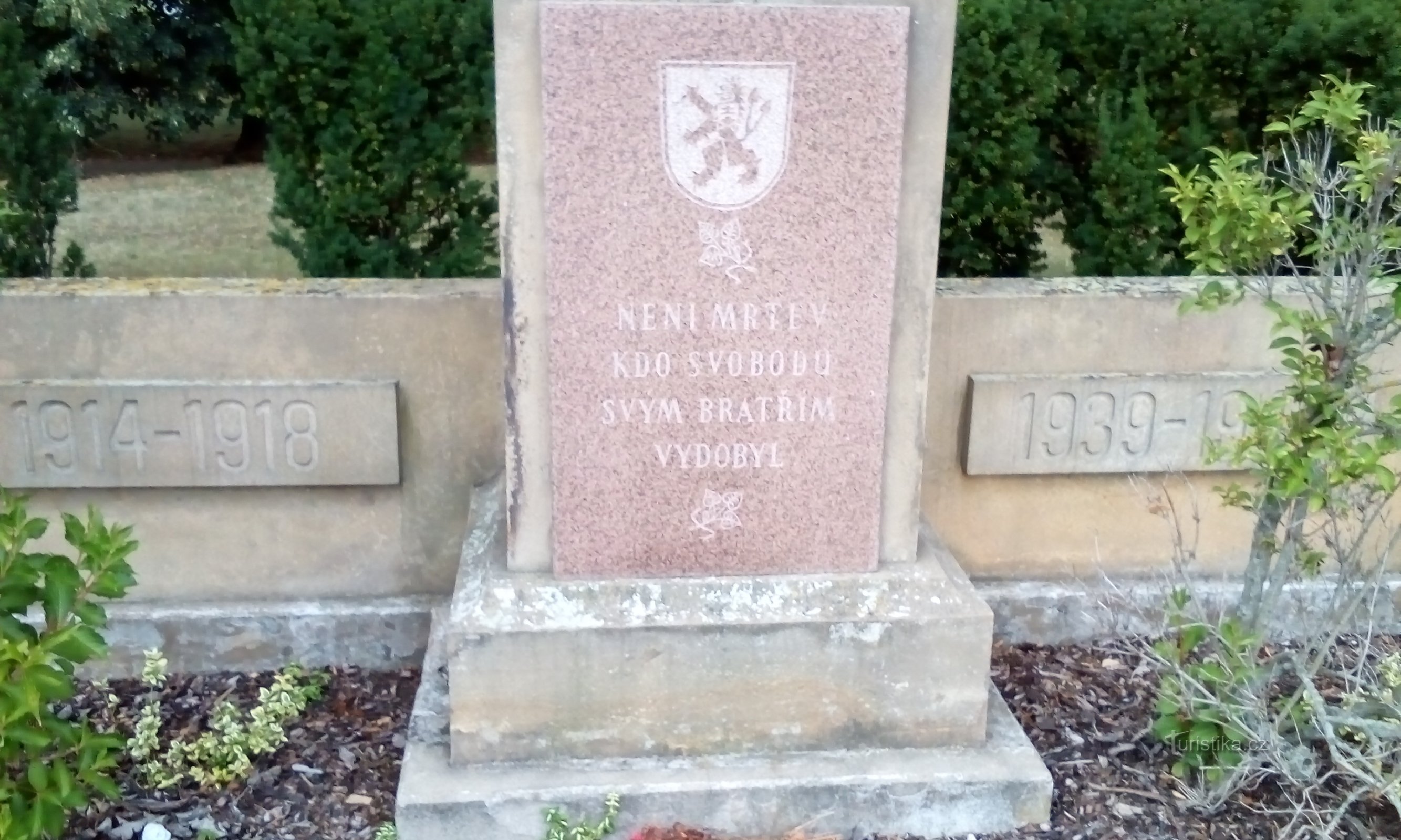 Monument voor hen die stierven in de wereldoorlogen in Pardubice
