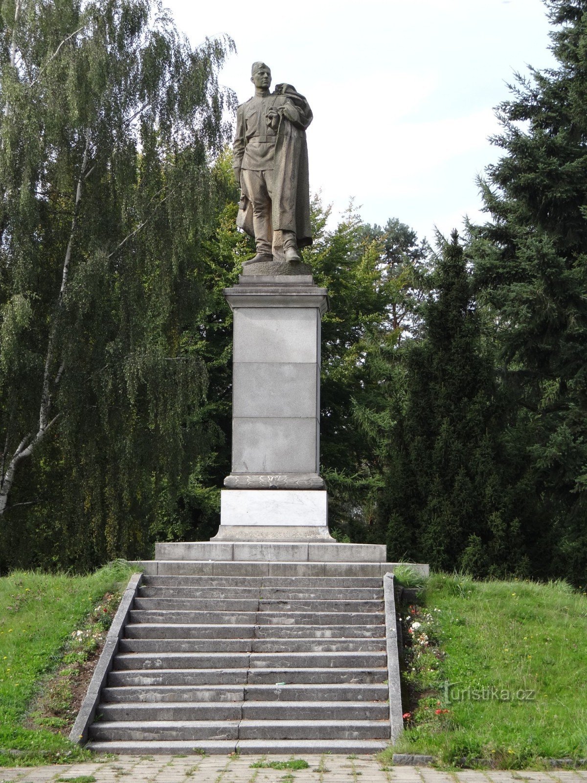 Monument to fallen soldiers