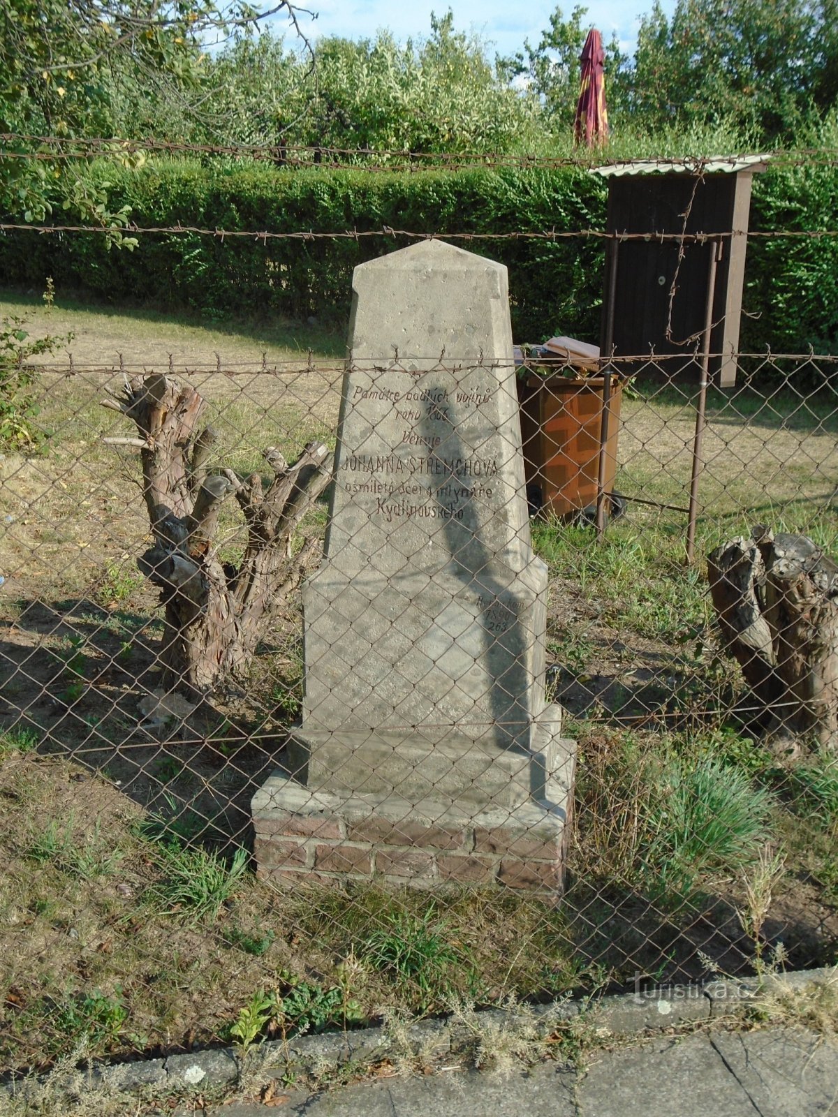 Monument voor gesneuvelde soldaten in de Pruisisch-Oostenrijkse oorlog van 1866 in Plácky (Hradec Králové)