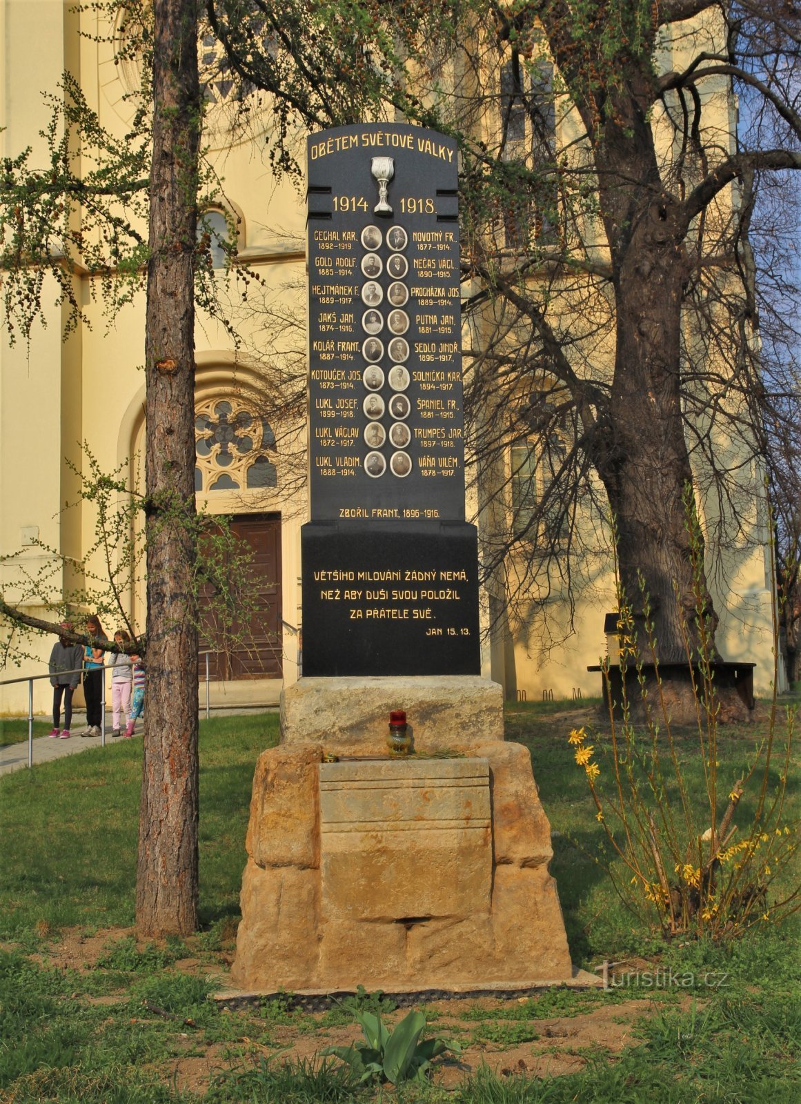 Az első világháború elesettjeinek emlékműve