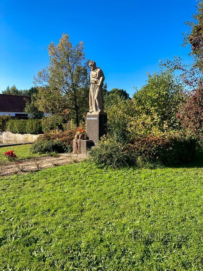 Monument à Petr Chelčický