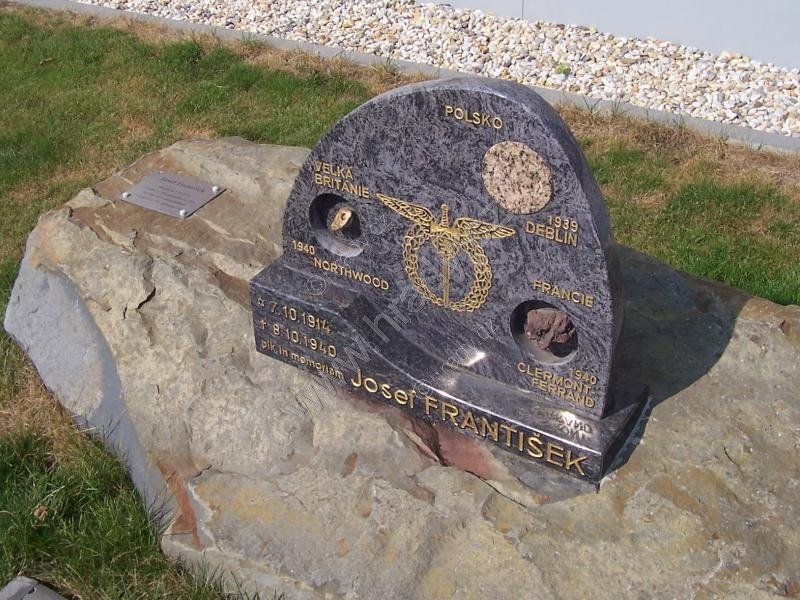 pomník plk. Josefa Františka