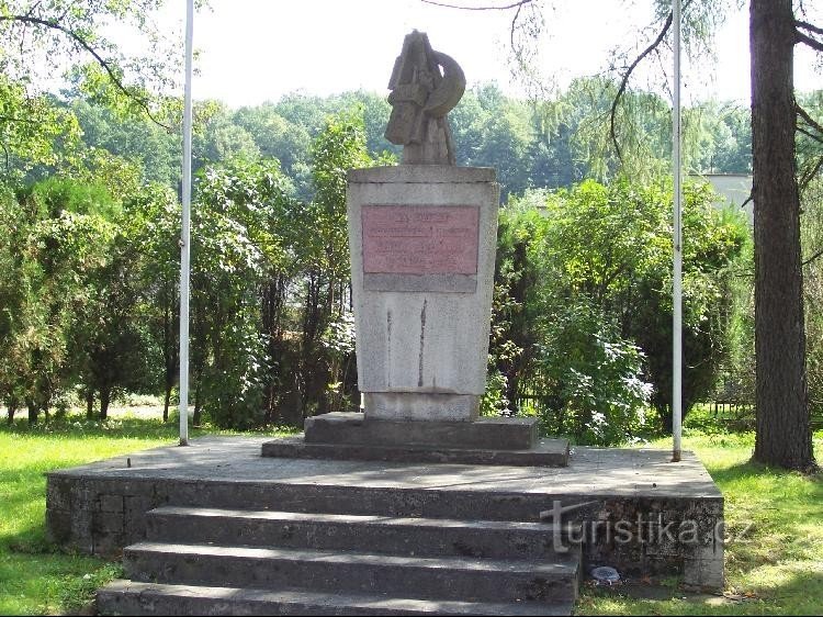 Muistomerkki: Puna-armeijan muistomerkki