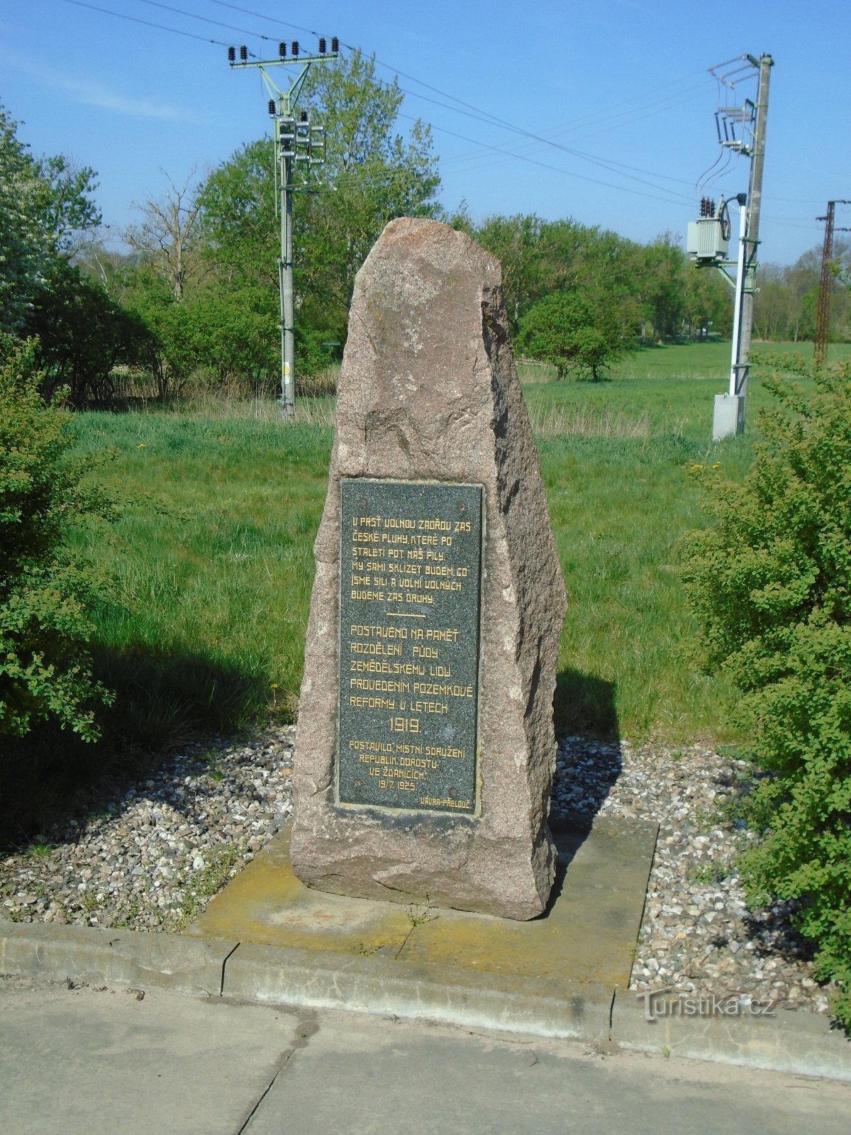 Monument de la réforme agraire (Čeperka)