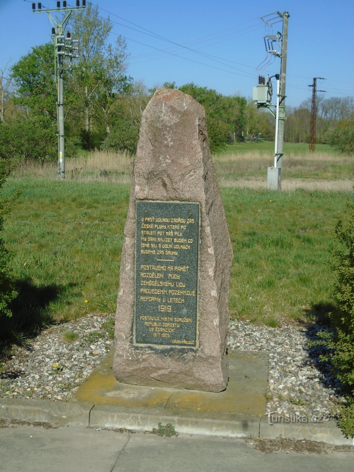 Monumento alla riforma agraria (Čeperka)