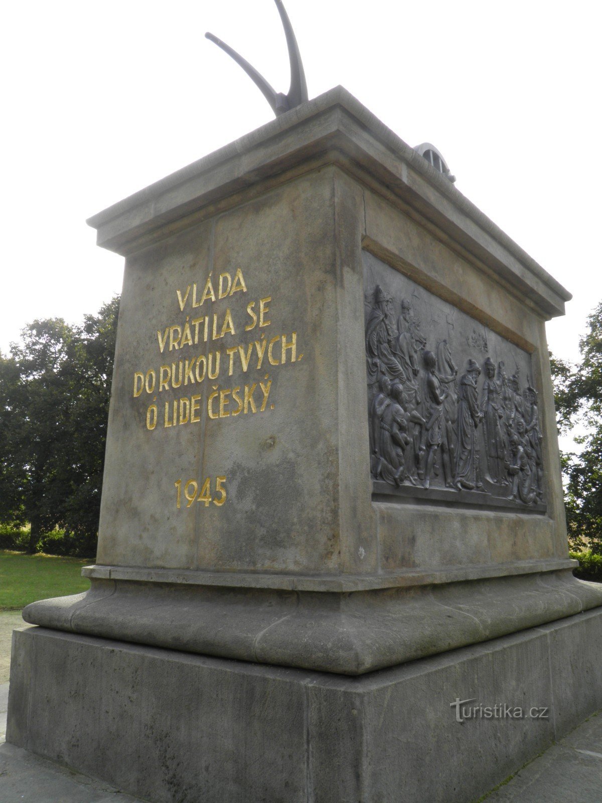 Monument à Přemysl Oráč.