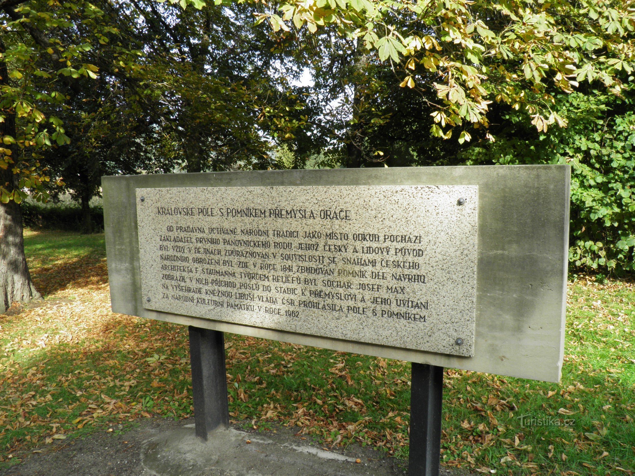 Monument à Přemysl Oráč.