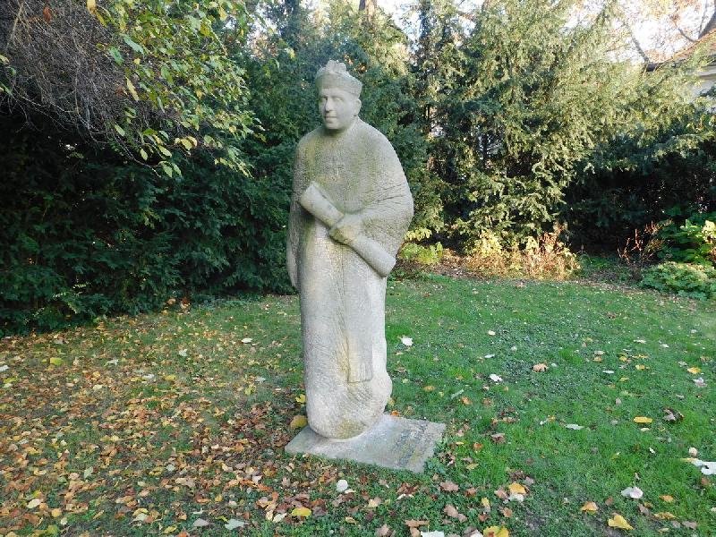 pomník probošta Mikuláše Karlacha