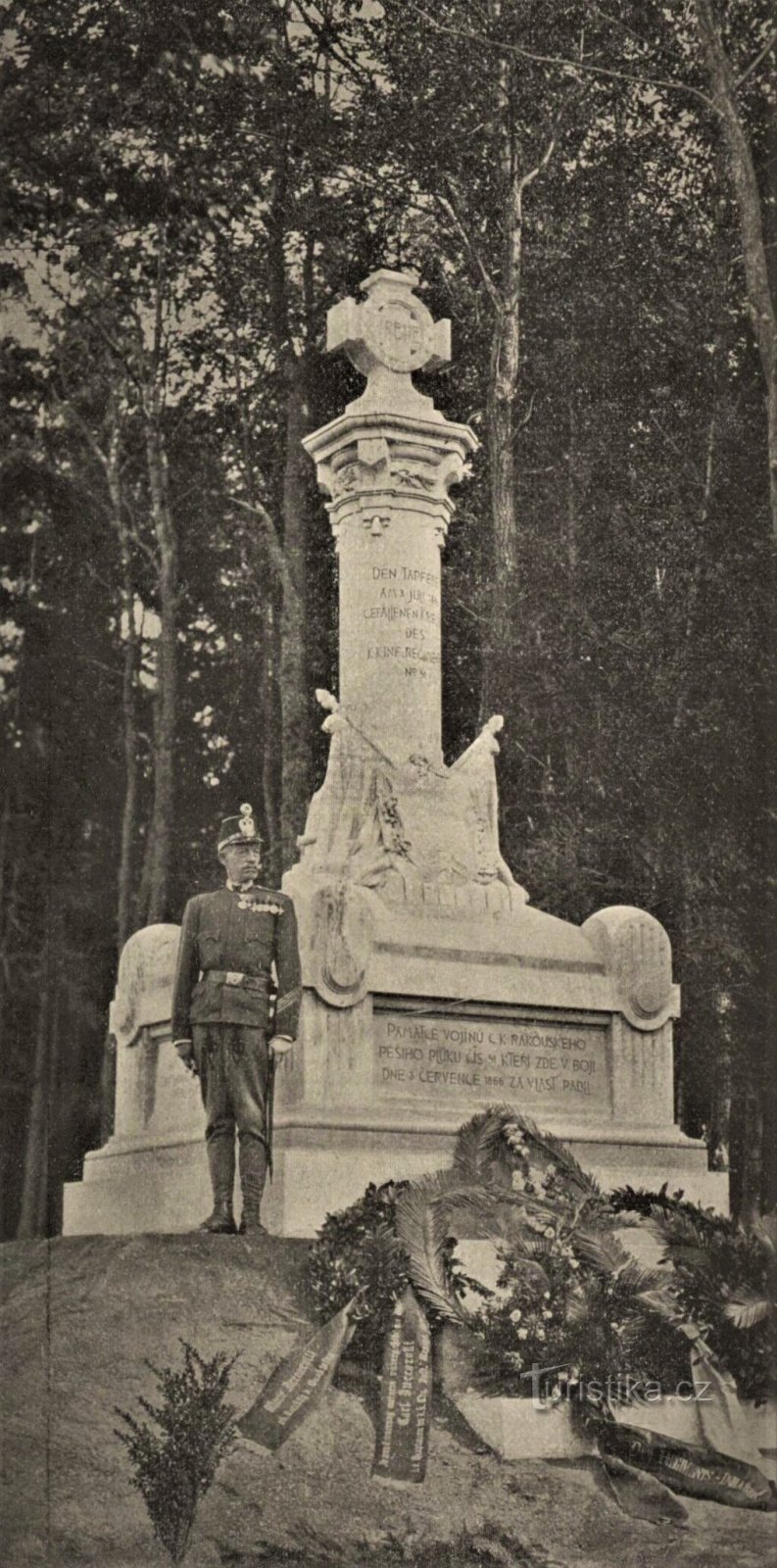 Monument au 51e régiment d'infanterie autrichien à Svíb en 1902 (sur la photo, le mentionné