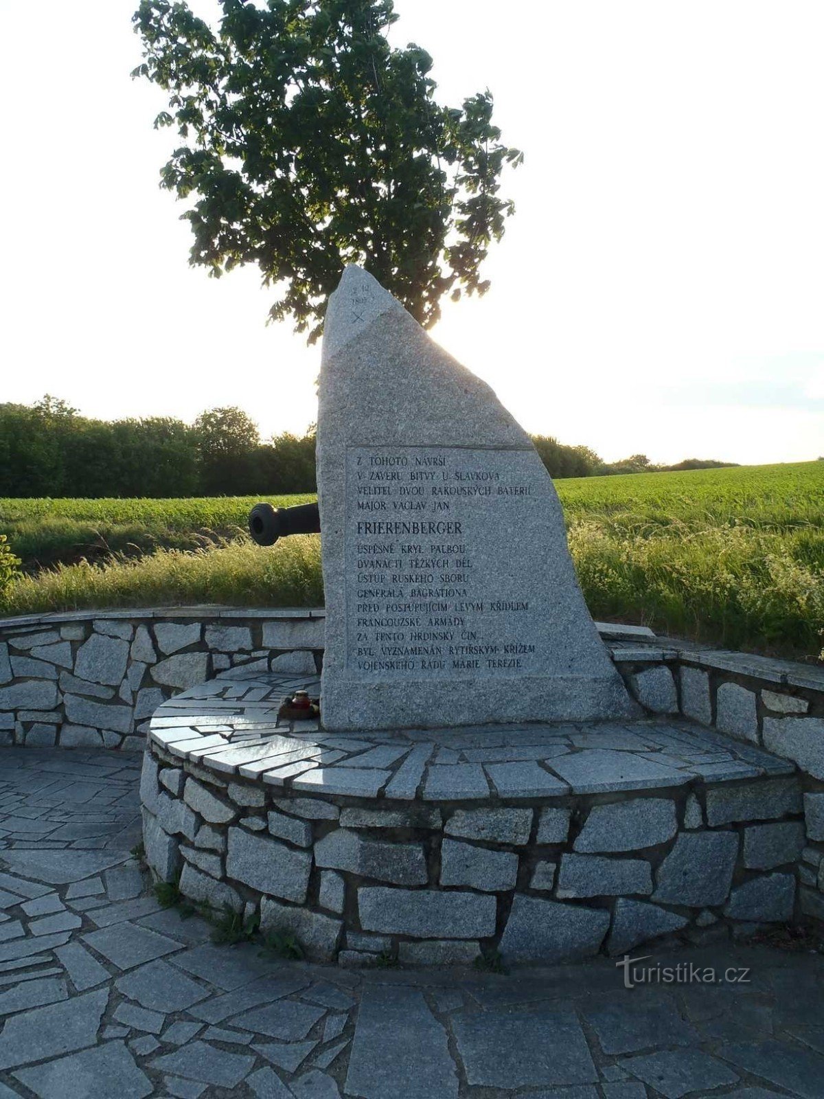 Monument till österrikiska artillerister - 25.5.2012/XNUMX/XNUMX