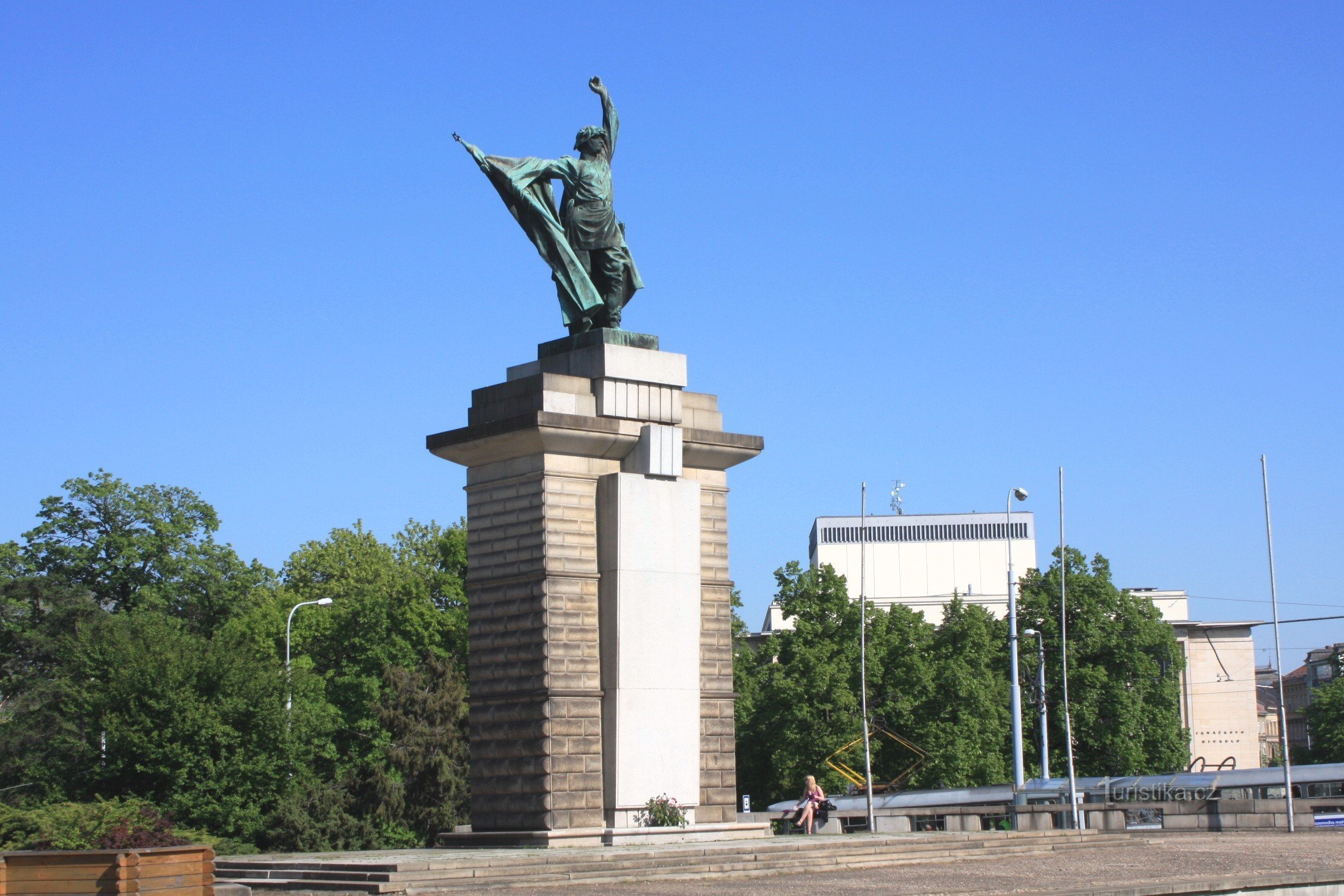 Monumentul Armatei Roșii pe Moravské náměstí (iunie 2010)