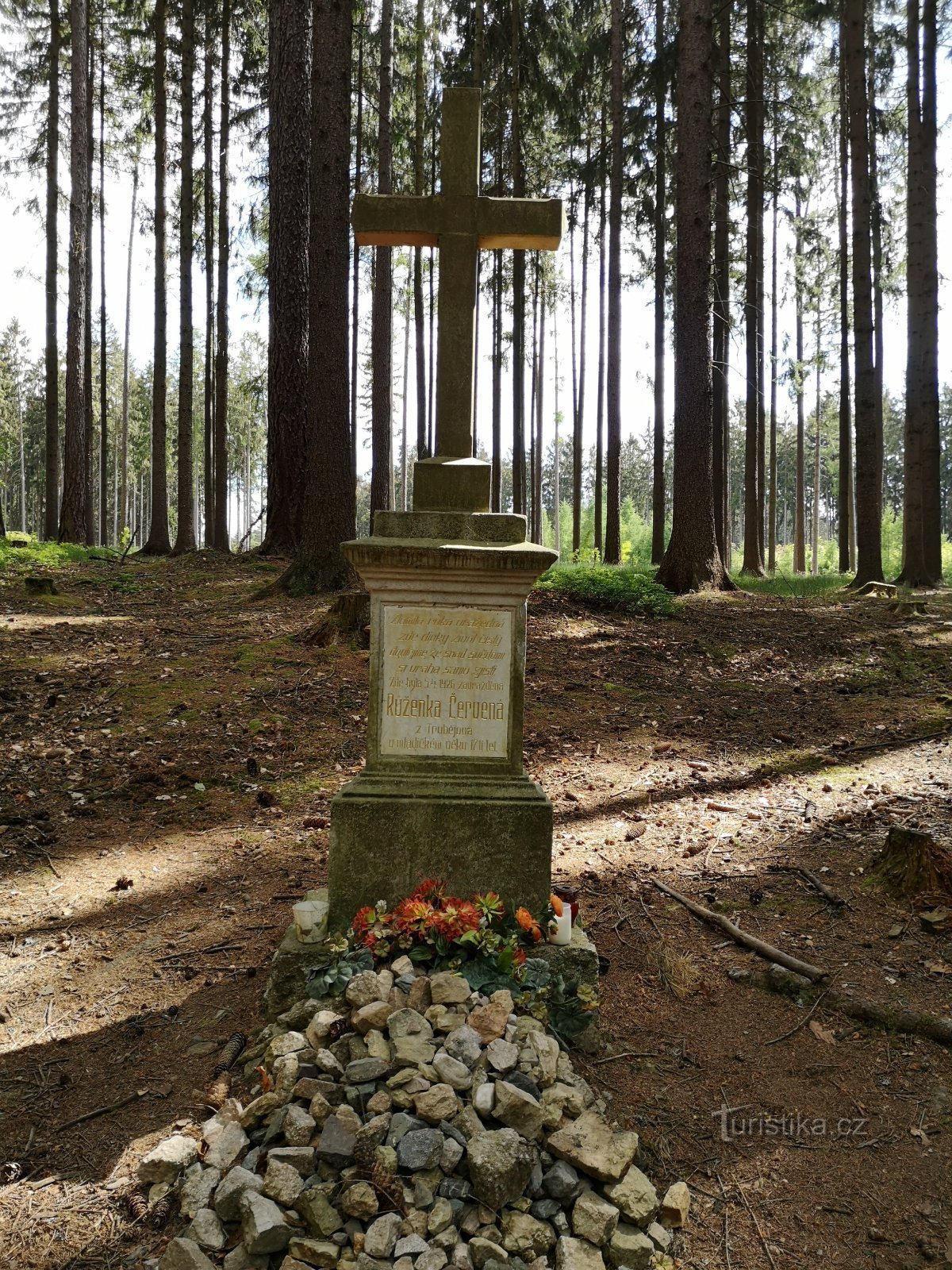 Rotes Rosen-Denkmal