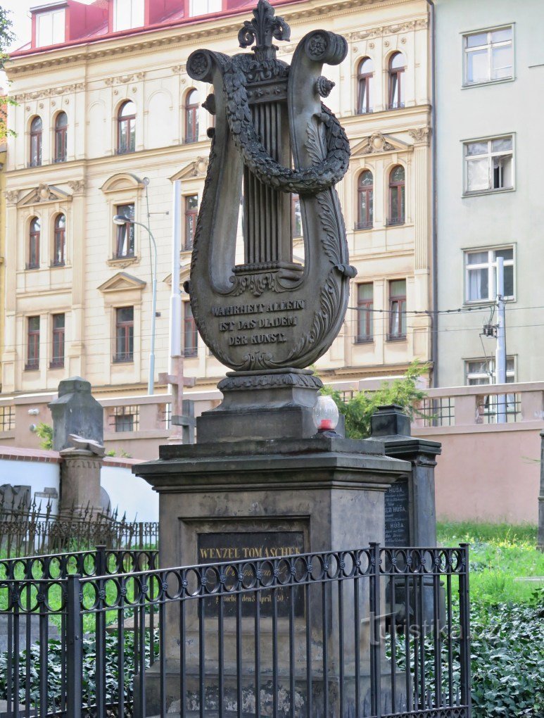 spomenik skladatelju JV Tomášeku