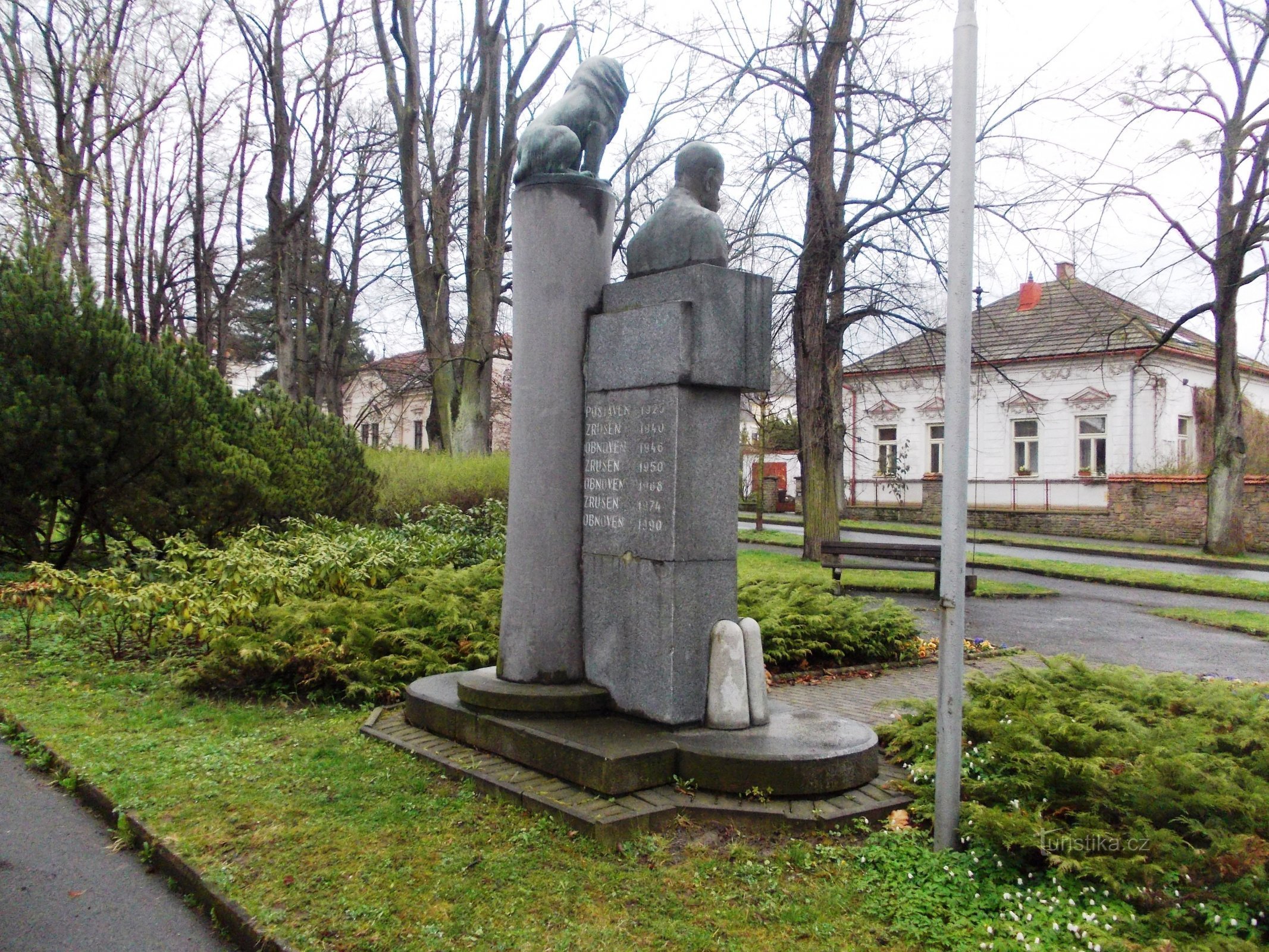 monument to TG Masaryk