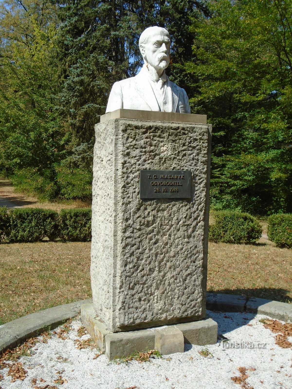 Monument till TG Masaryk i Masaryk Gardens (Josefov, 17.8.2018/XNUMX/XNUMX)