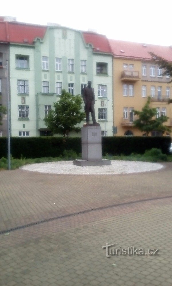 TGM monument på Náměstí legí i Pardubice