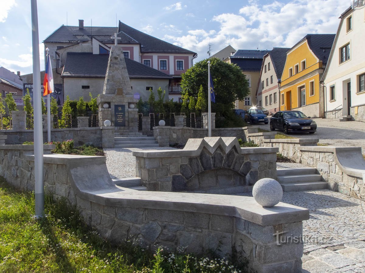 Monument aux victimes de la guerre à Štíty