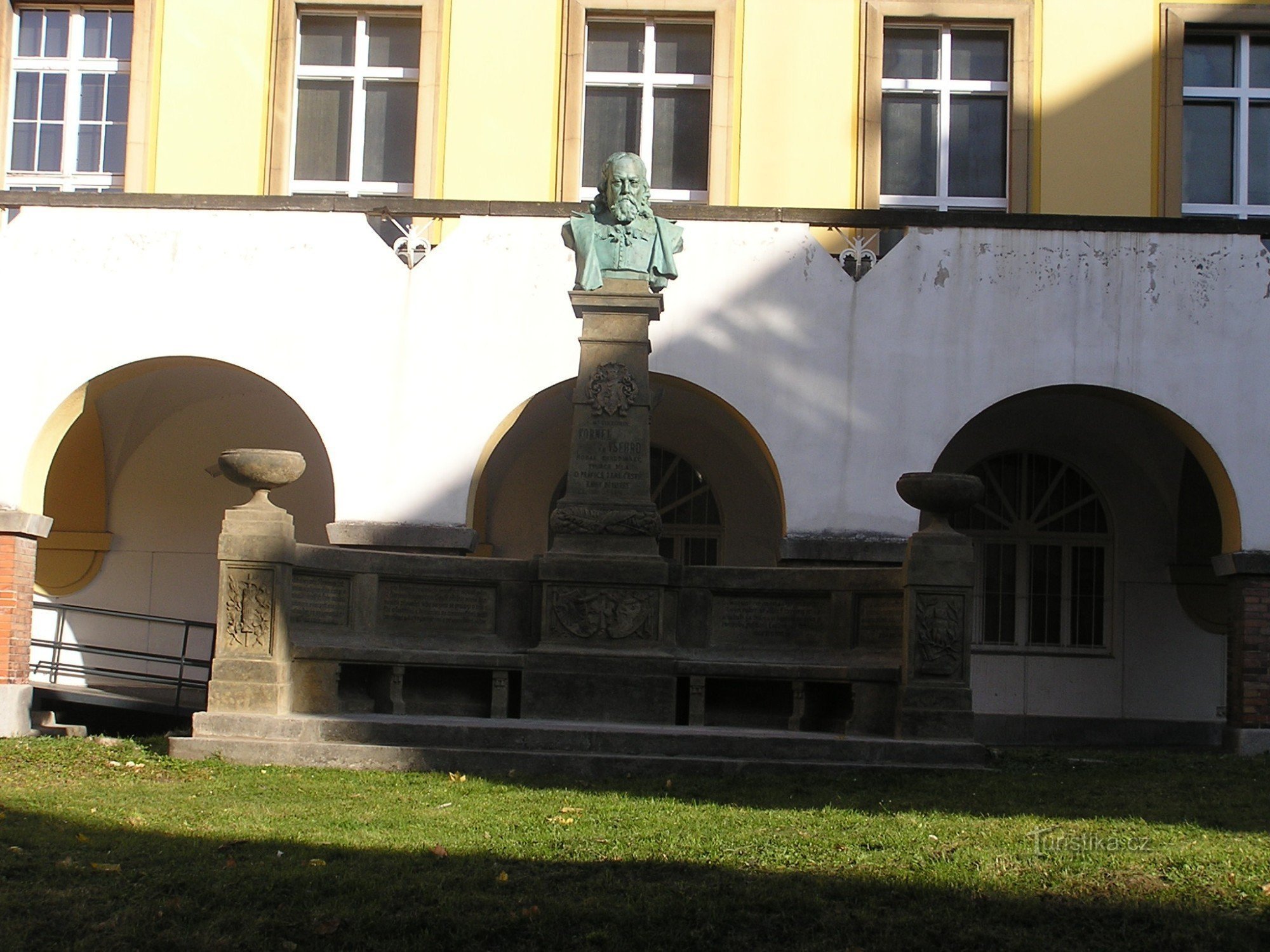 the monument of Viktorín Kornel from Všehrd