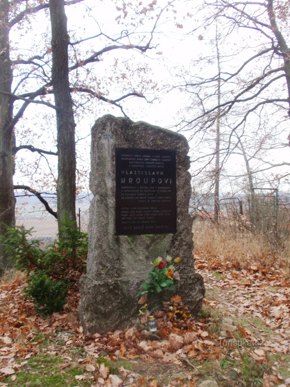 Pomnik Vlastislava Kroupy w pobliżu Bosonoh