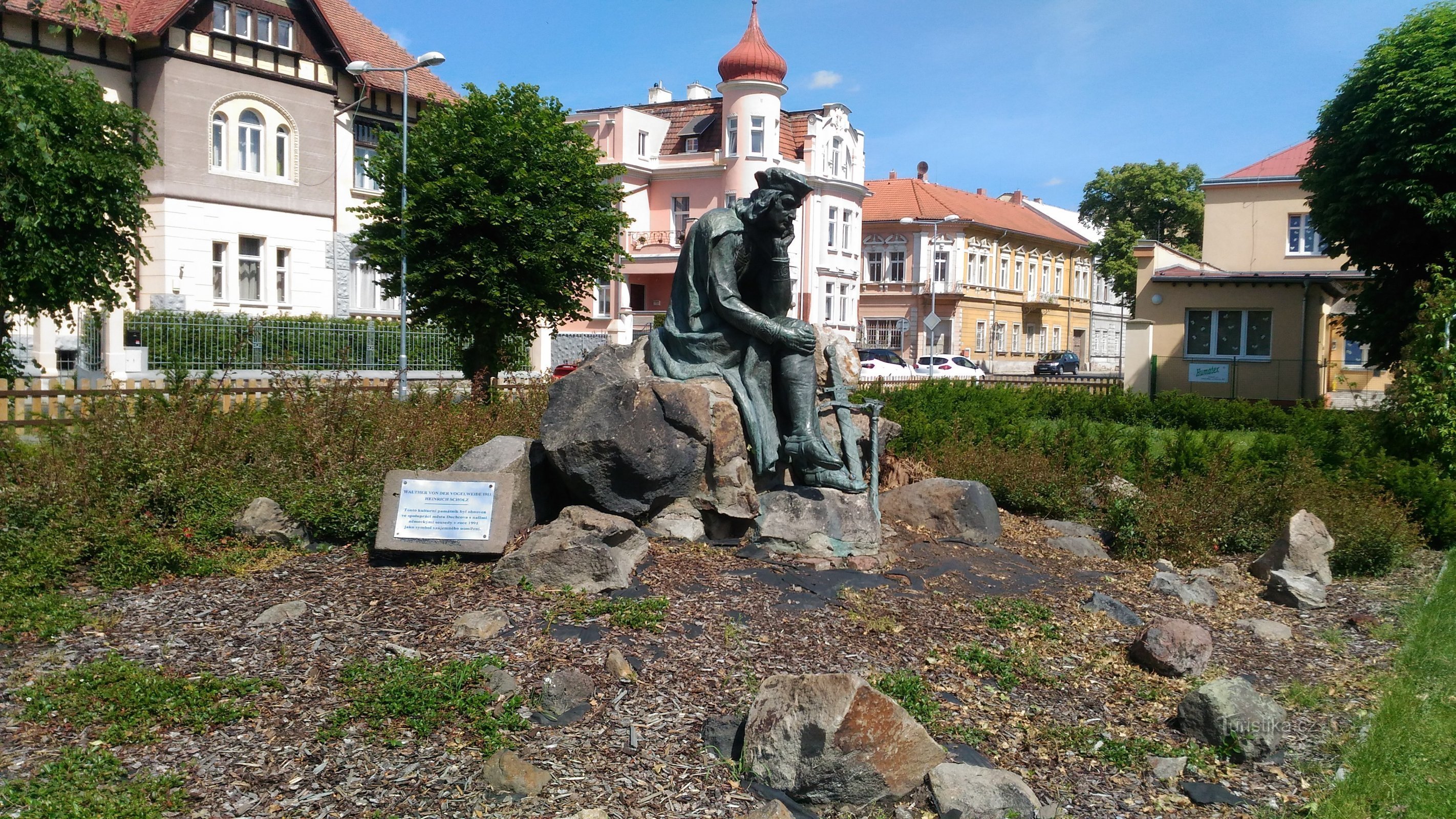 Pomník Walthera von der Vogelweide.