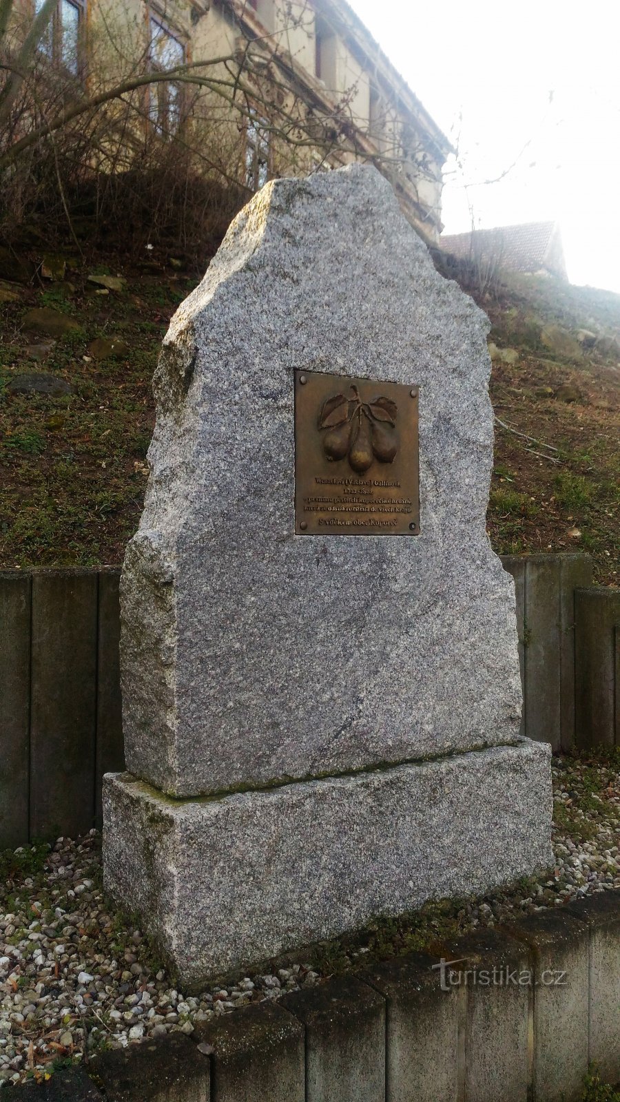 Памятник Венцелю Галлине в Копорече.