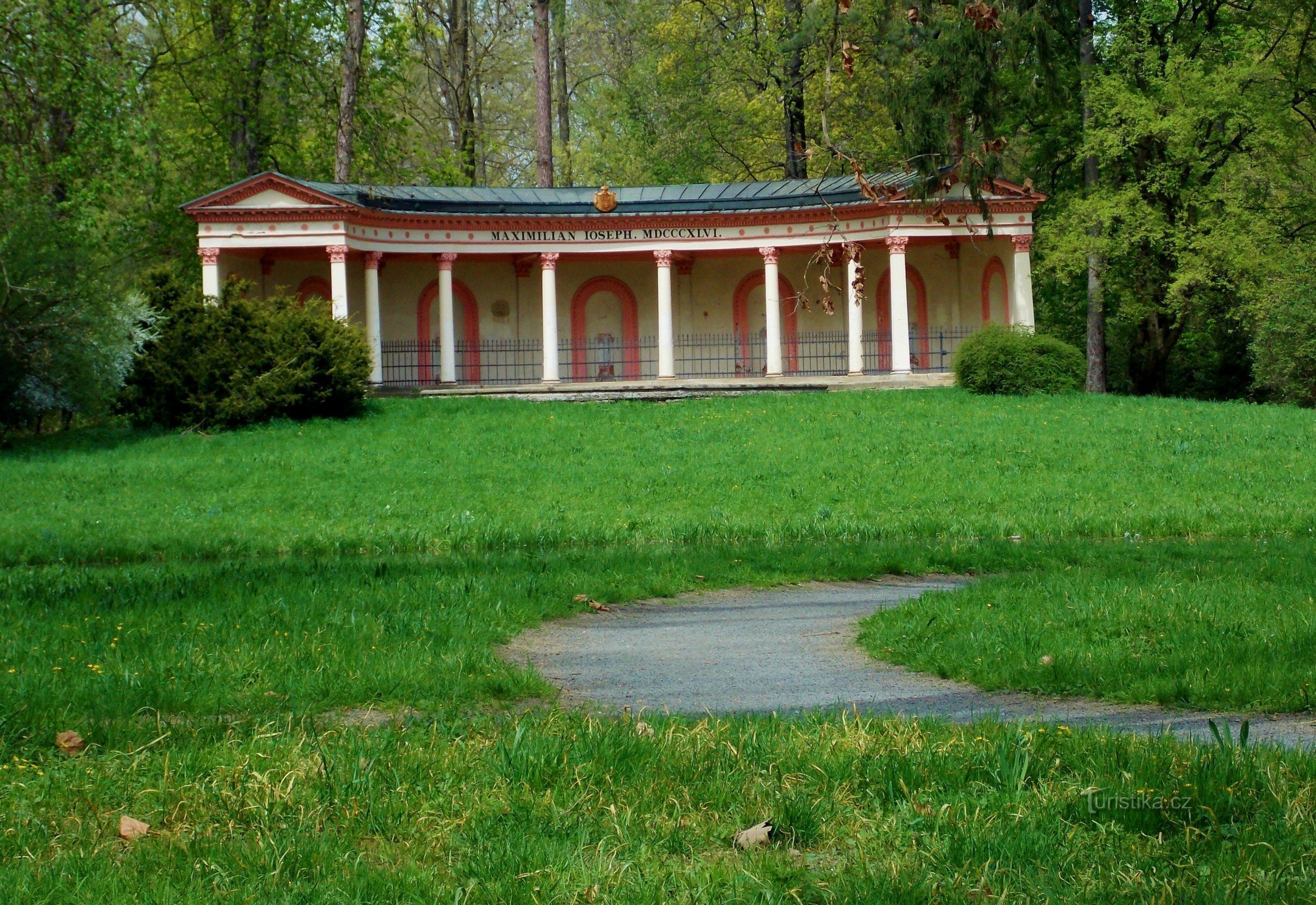 Colonnade pompéienne