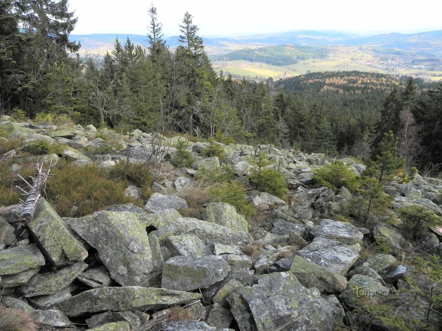 Montagne de cendres, mer de pierre