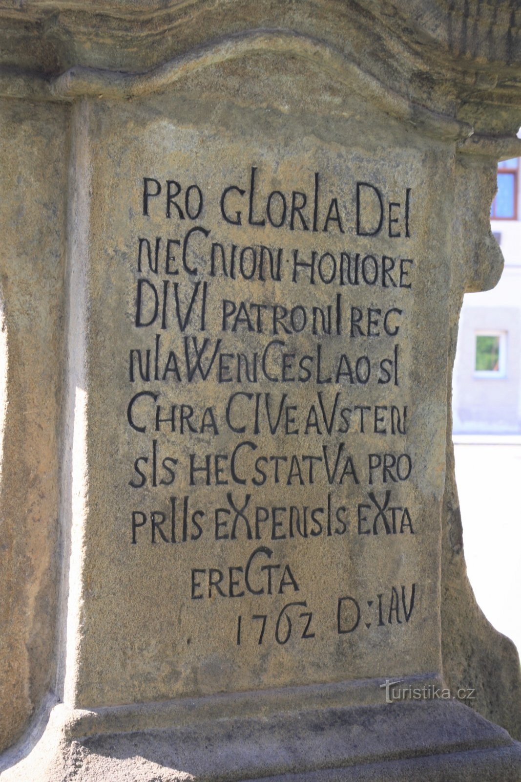 Description on plinth
