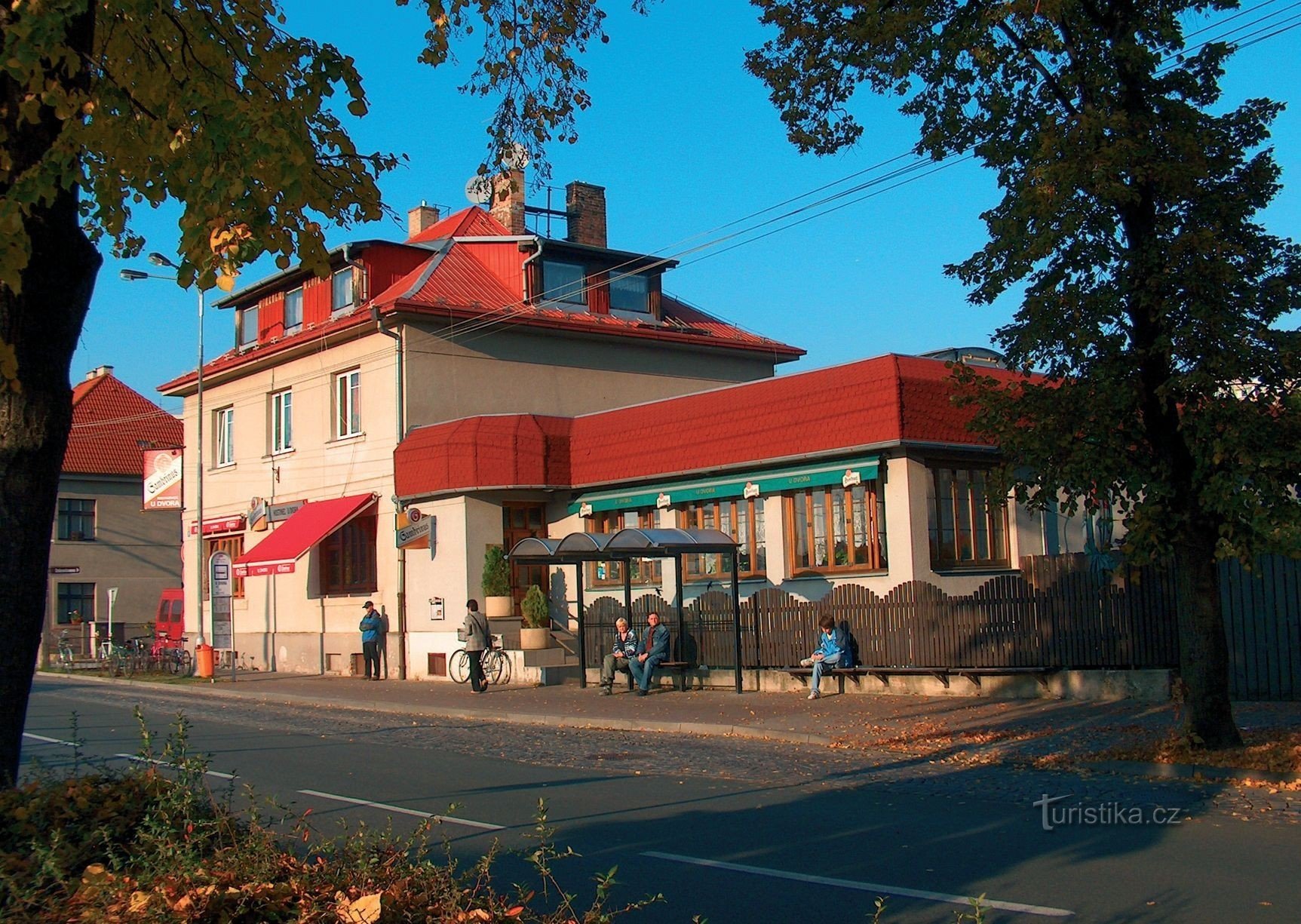 Popularni restoran U Dvora s blagovaonicom u atriju