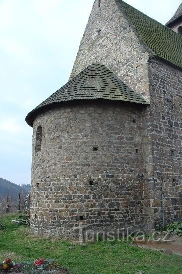 Poříčí nad Sázavou: kirken St. Peter og Paul