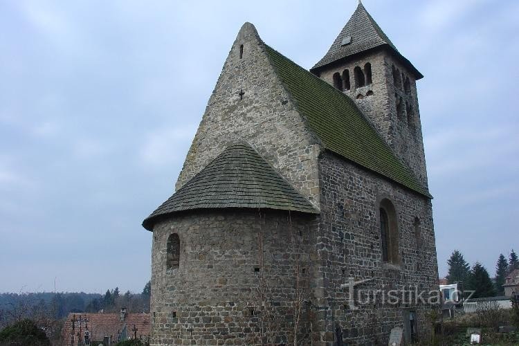 Poříčí nad Sázavou : église St. Pierre et Paul