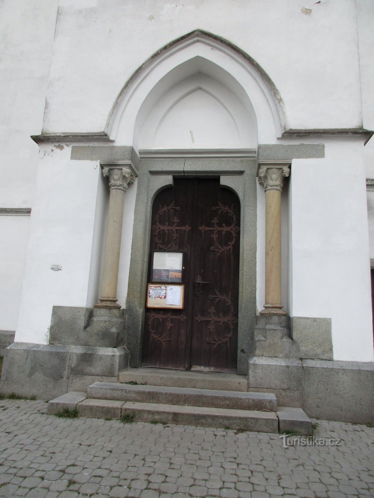 Portal der Kirche