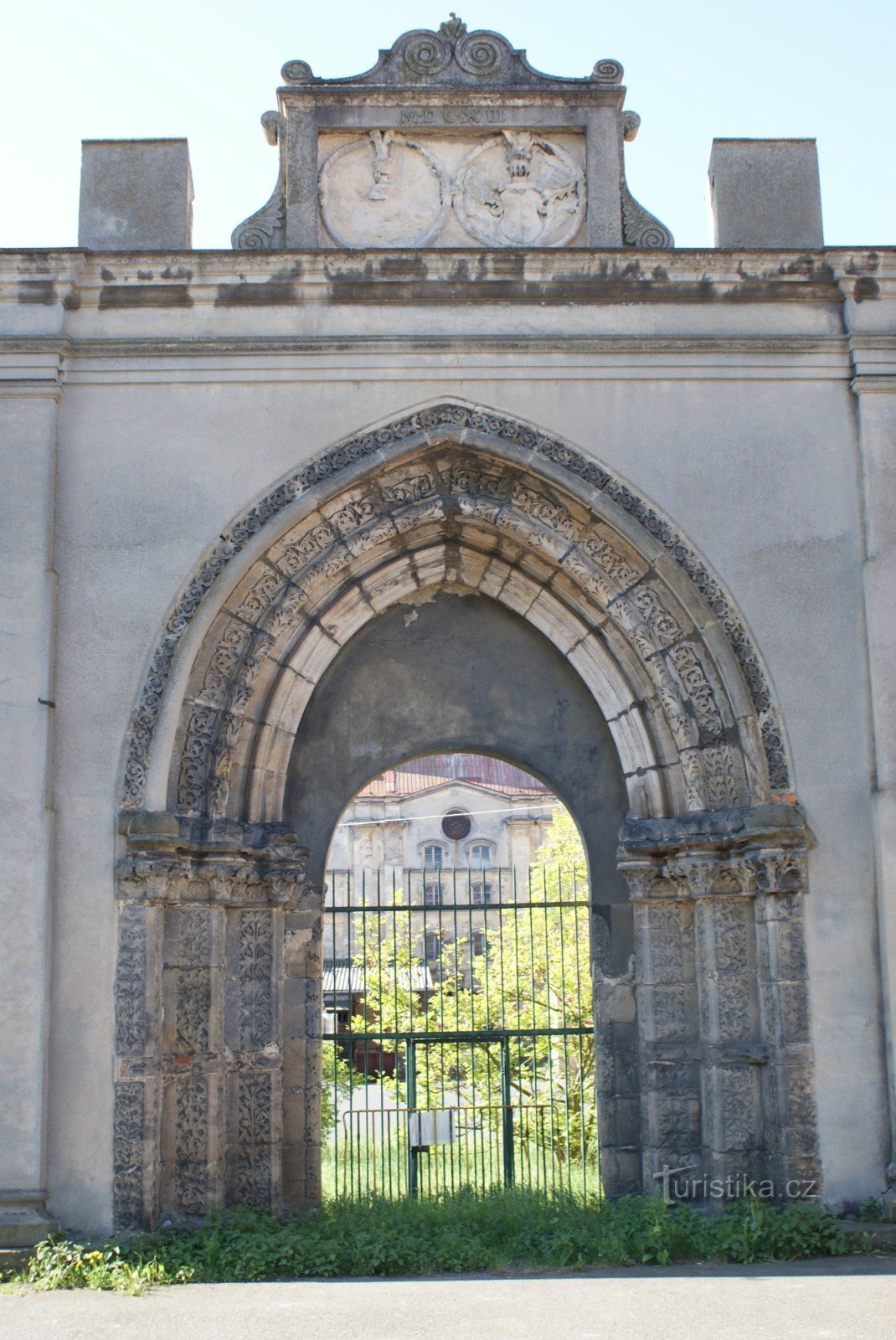 il portale della chiesa abbaziale